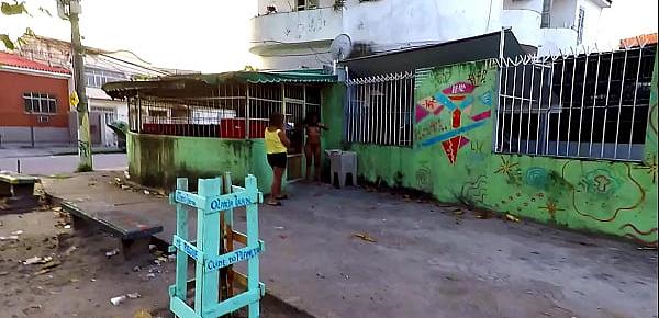  MYLLENA RIOS SURPEENDEU TODO MUNDO QUANDO DECIDIU TIRAR A MÁSCARA NO MEIO DA GRAVAÇÃO DE EXIBICIONISMO NA PRAÇA COM GRAZY SAPECA